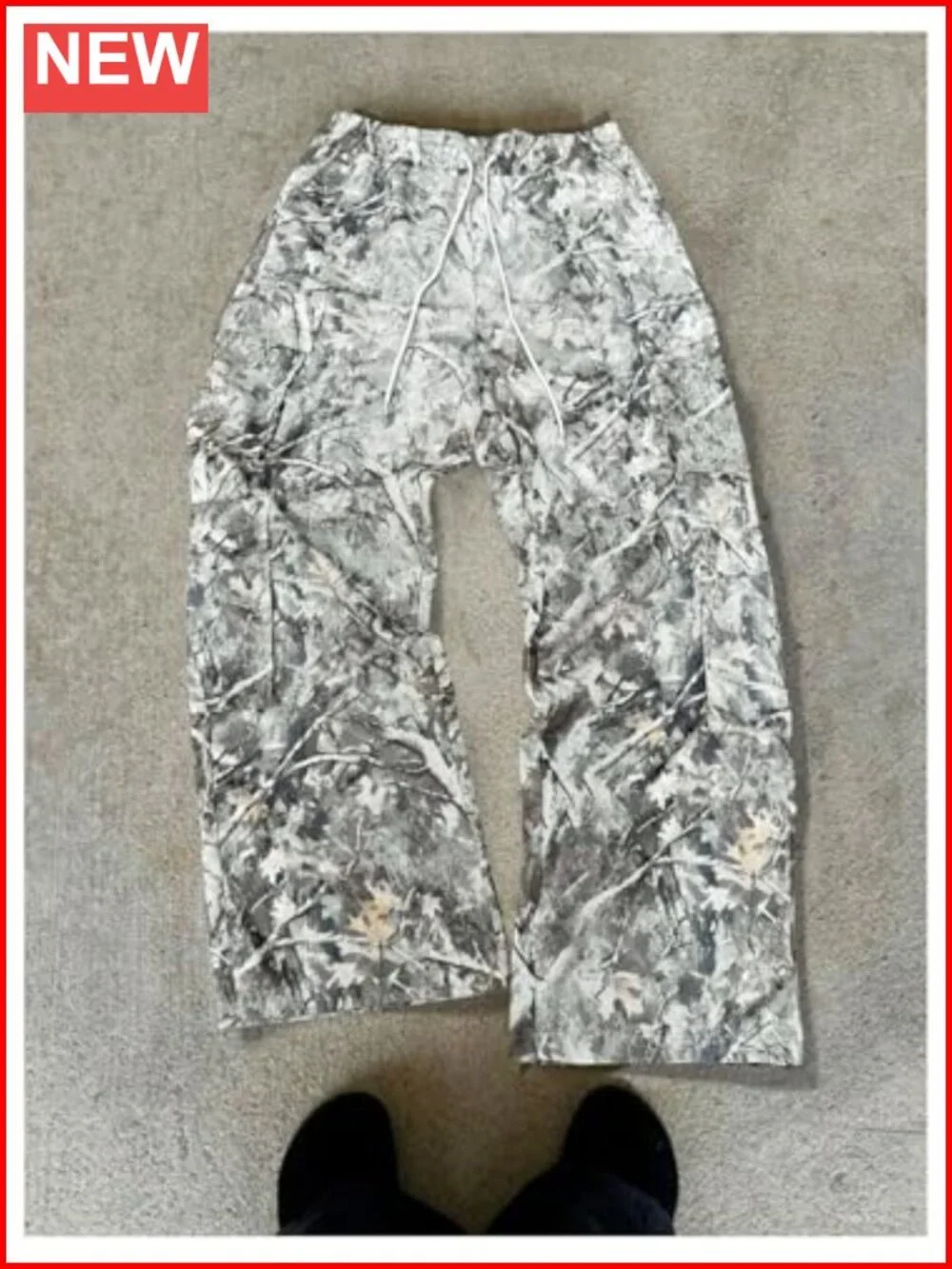 Elastic Waist Camo Baggy Cargo Pants with Drawstring